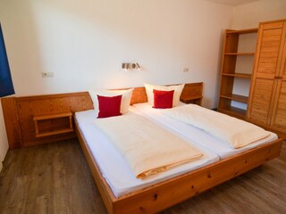 Beispielbild Schlafzimmer mit Doppelbett