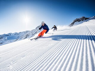 Skifahren auf der Piste