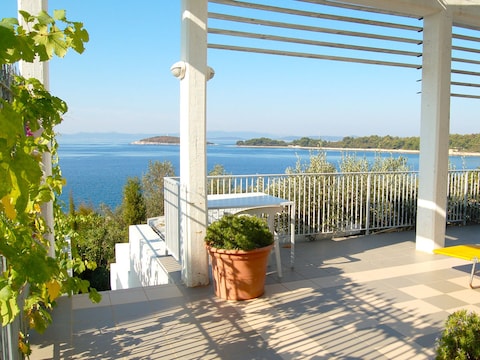 Holiday apartment Seaside Home, panoramic residence right on the water