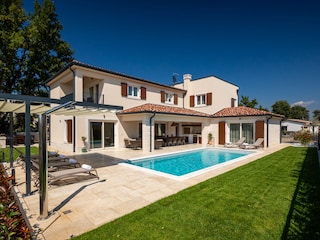 Villa Maxime mit Pool