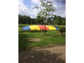 Das Trampolin im Park