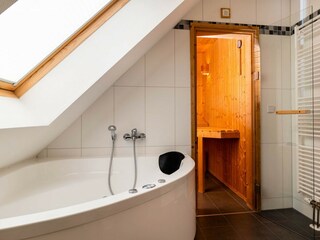 Wellnessbad mit Whirlpool, Sauna....