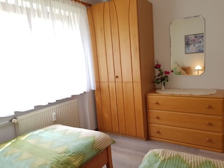 2. Schlafzimmer