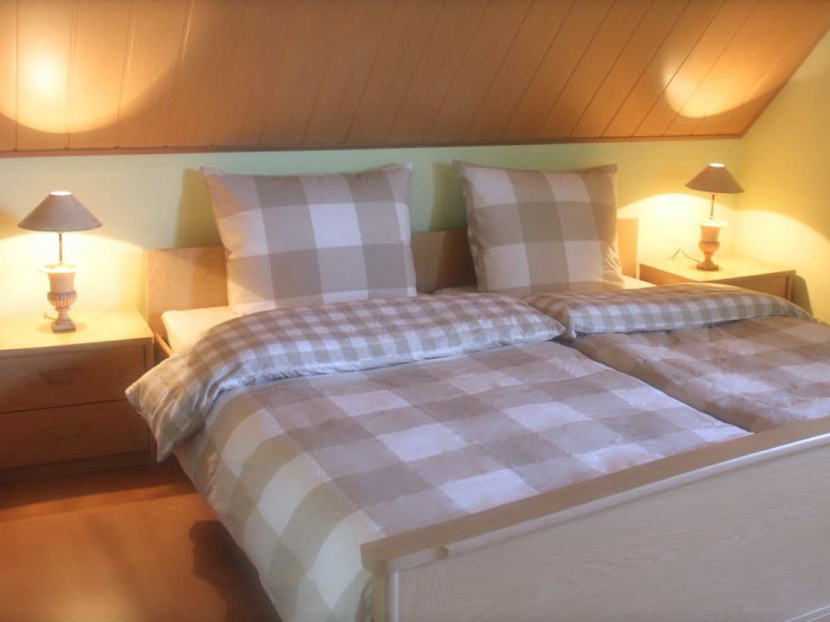Schlafzimmer mit babybett – midir