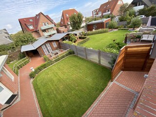 Eingangsbereich mit Garten