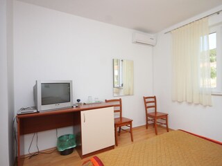 Holiday room Verunić  14