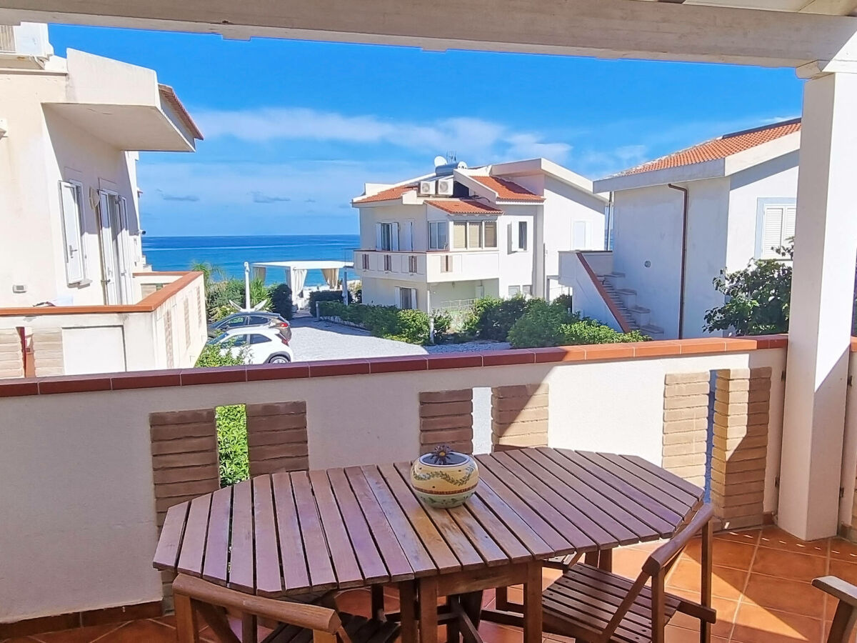 Vacation apartment with sea view