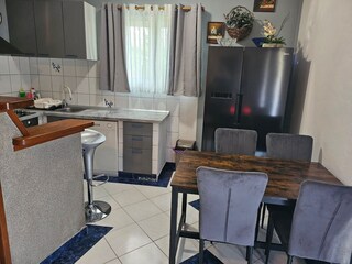 Apartment Okrug Gornji  10