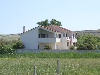 Apartment Povljana  5