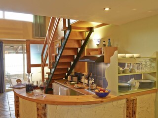 Maisonette Apartment - kitchenette with bar