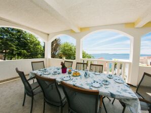 Four-bedroom apartment near beach Pisak, Omiš A-1067-a