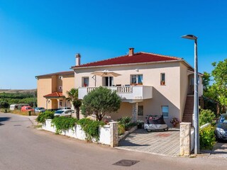 Apartment Povljana  4