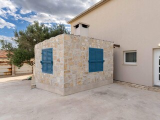 Apartment Povljana  9