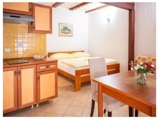 Apartment Povljana  9