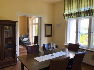 Das Esszimmer mit Seeblick