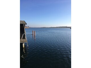 Der Blick vom Steg auf den See