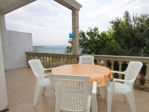 Apartments by the sea Tkon, Pašman - 686