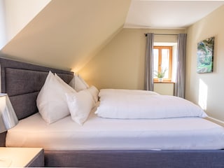 2. Schlafzimmer im Obergeschoß
