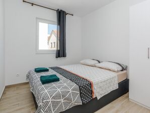 Apartment Two bedroom apartment with balcony Vir A-21782-c