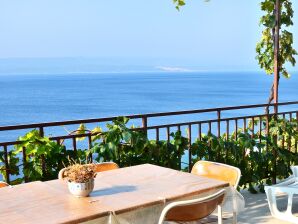 Three bedroom apartment near beach Pisak, Omiš A-658-a