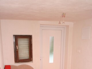 Apartment Gdinj  10