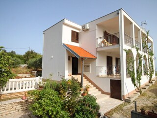 Apartment Zastražišće  3