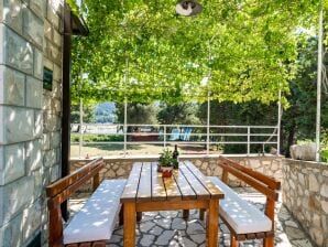 One bedroom apartment with terrace and sea view Žuljana, Pelješac A-10233-c