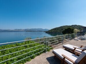 Two bedroom apartment near beach Cove Pještata, Pelješac A-12381-b