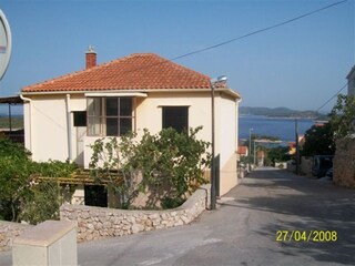 Apartment Grebastica  3