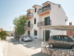 Two bedroom apartment with terrace Slatine, Čiovo A-12176-b