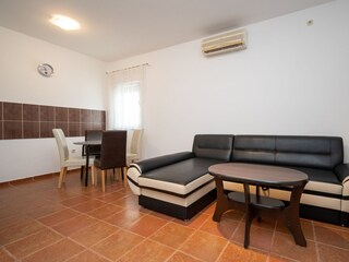 Apartment Povljana  6