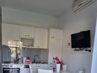 Apartment Postira  4