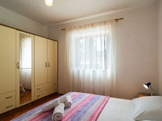 Apartment Splitska  13