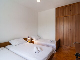 Apartment Splitska  15