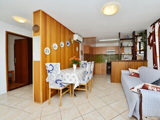 Apartment Povljana  7