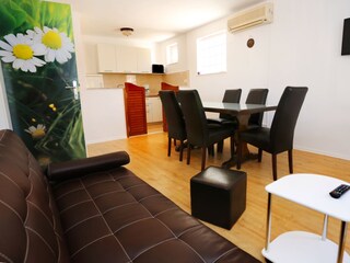 Apartment Okrug Gornji  10