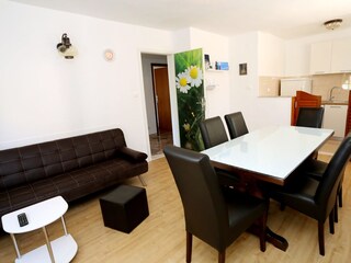 Apartment Okrug Gornji  11