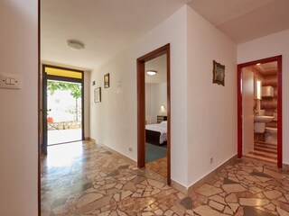 Apartment Okrug Gornji  23