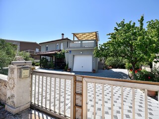 Apartment Povljana  3