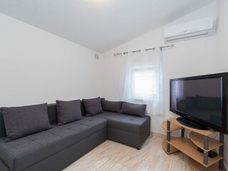Apartment Povljana  4