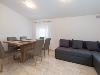 Apartment Povljana  5