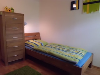 2. Schlafzimmer mit 2 Einzelbetten