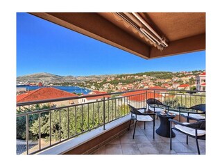 Apartment Okrug Gornji  17