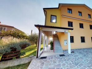 Two bedroom apartment with terrace Vilanija, Umag A-17240-a