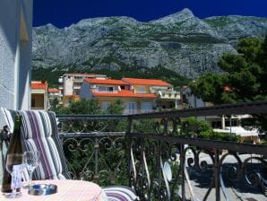 Two bedroom apartment with balcony Makarska A-15200-b