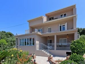 Three bedroom apartment with terrace and sea view Kampor, Rab A-17396-b