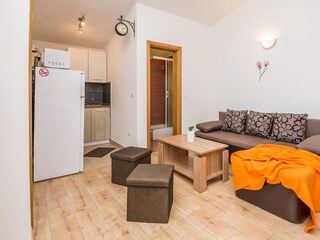 Apartment Povljana  12