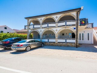 Apartment Povljana  5