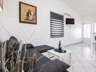 Apartment Povljana  7