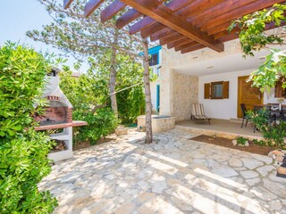 Apartment Povljana  5